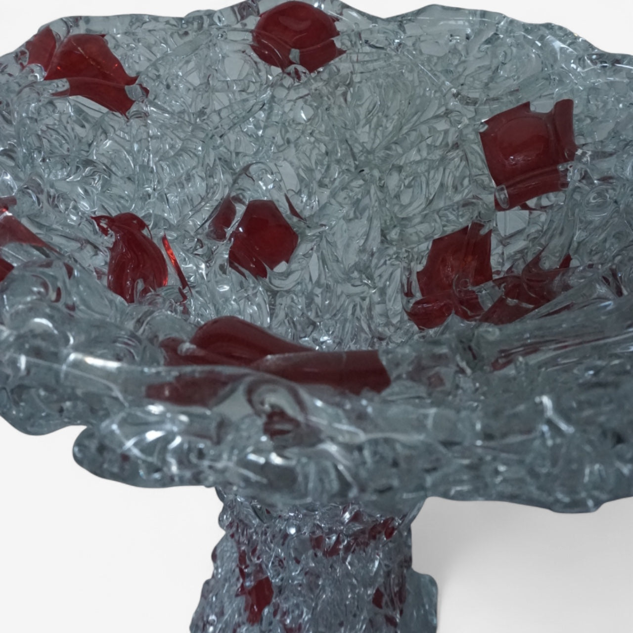 Mihai Topescu – Skulpturale Glasvase „Crimson Bloom“ · Handgeblasenes Studioglas-Unikat