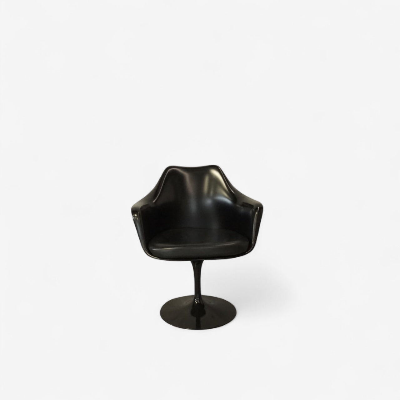 Knoll – Tulip Armchair by Eero Saarinen mit Lederpolster