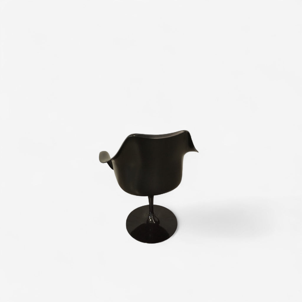 Knoll – Tulip Armchair by Eero Saarinen mit Lederpolster