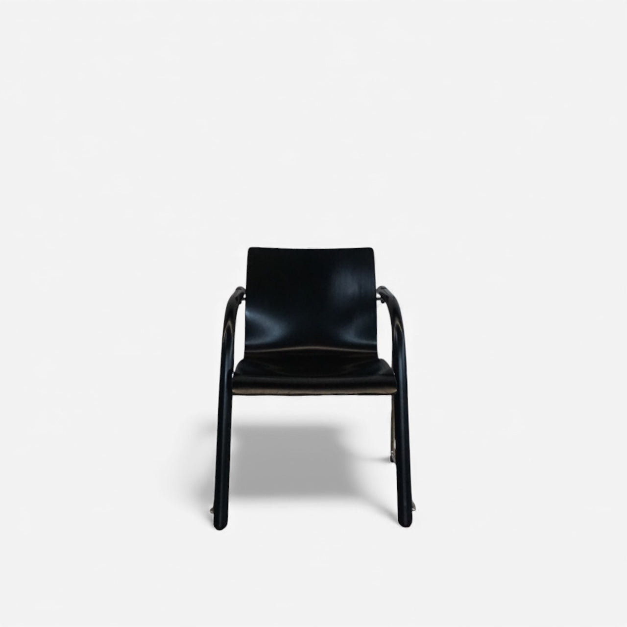 Thonet S 320 Armlehnstuhl