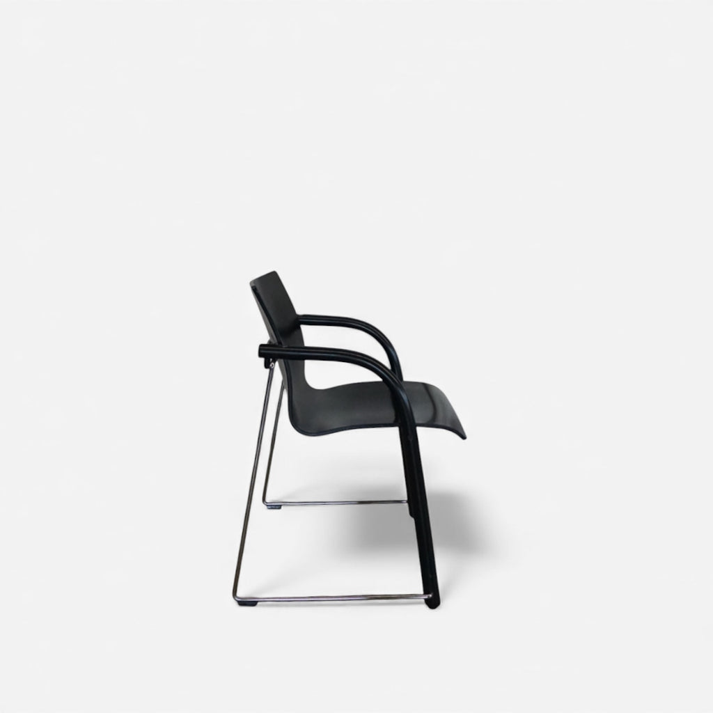 Thonet S 320 Armlehnstuhl