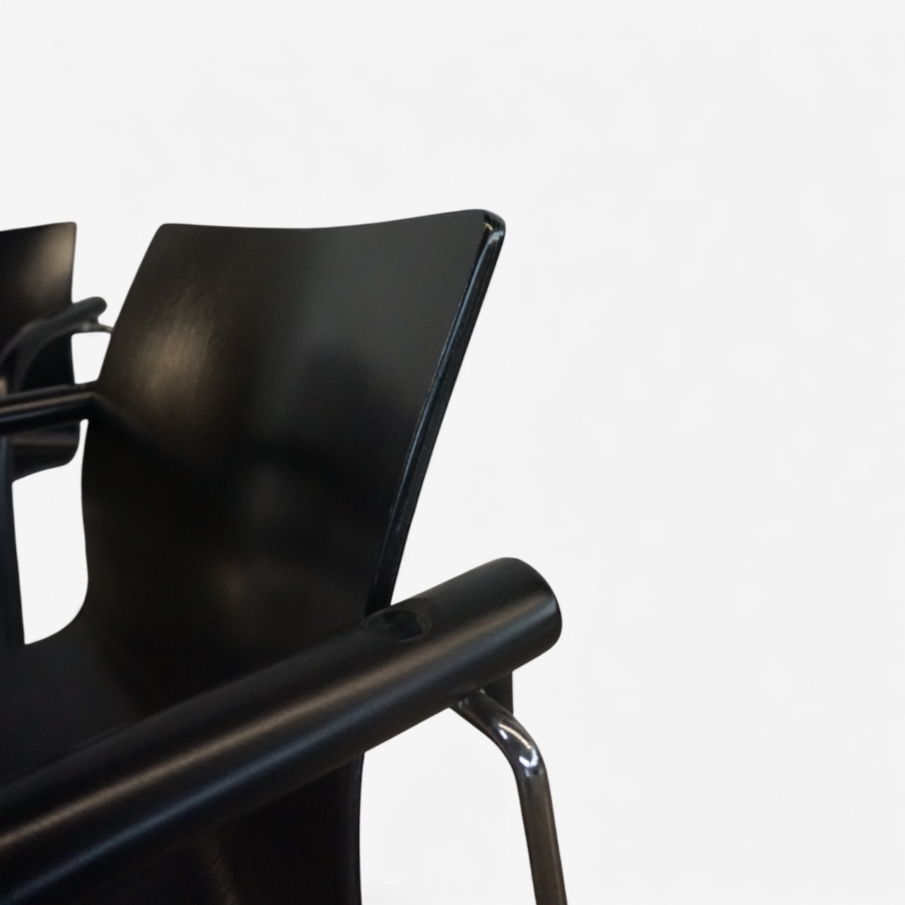 Thonet S 320 Armlehnstuhl