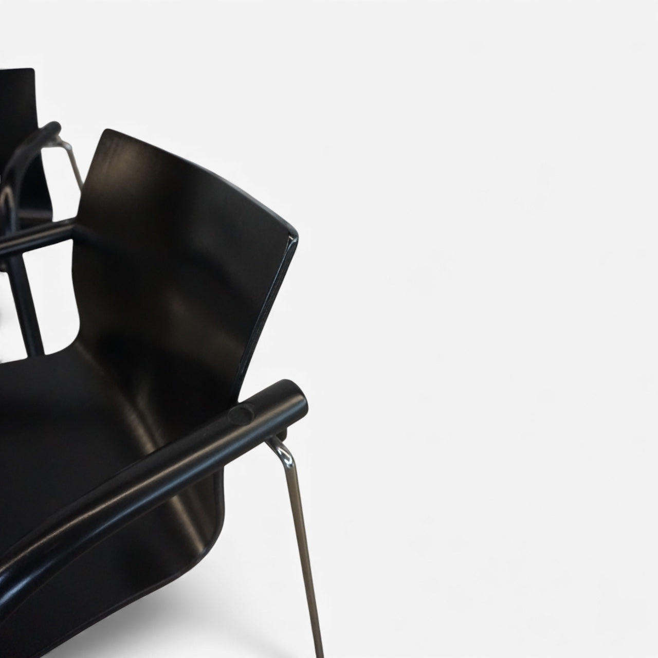 Thonet S 320 Armlehnstuhl