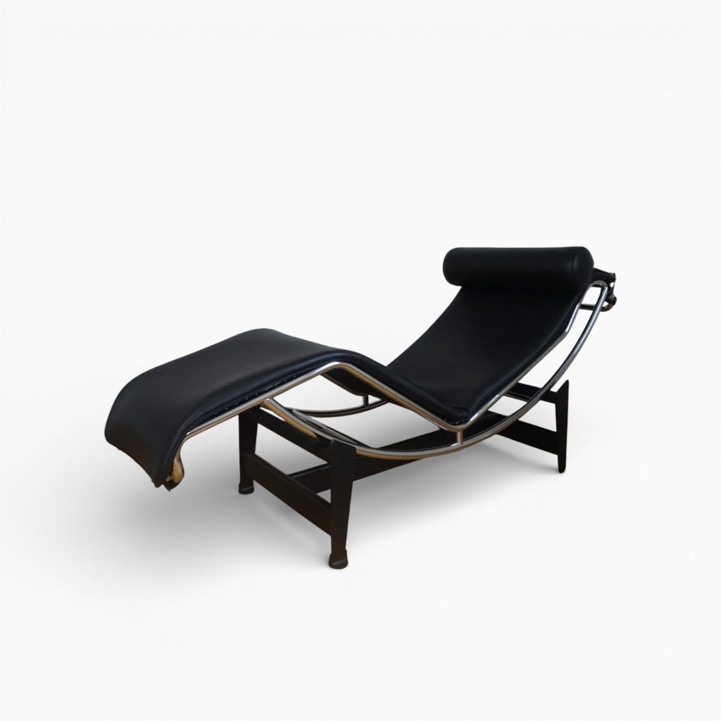 Cassina · LC4 Chaise Longue · Le Corbusier, Jeanneret, Perriand · Leder schwarz · verkauft