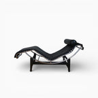 Cassina · LC4 Chaise Longue · Le Corbusier, Jeanneret, Perriand · Leder schwarz · verkauft