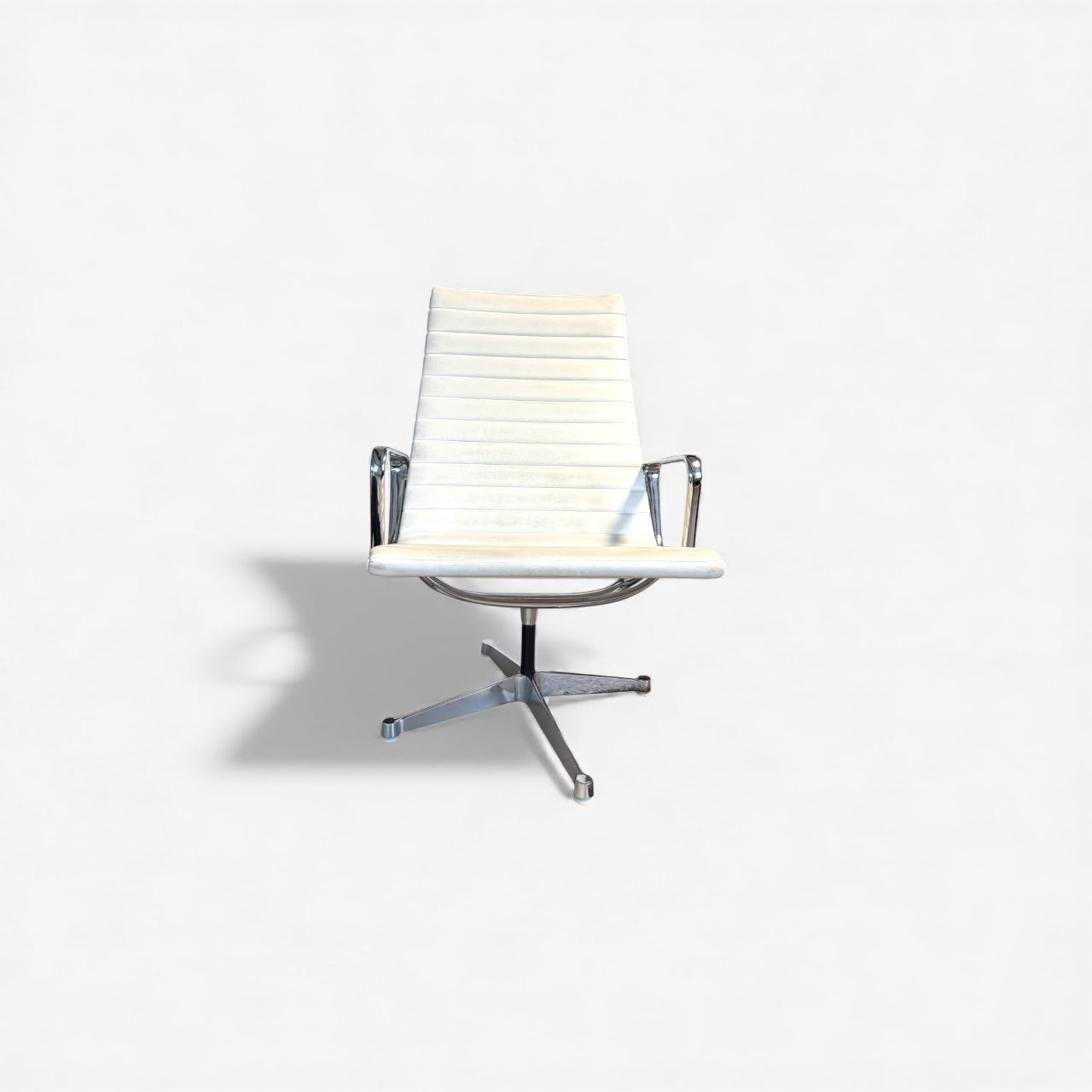 Vitra – Eames Aluminum High-Back Chair (White Leather)