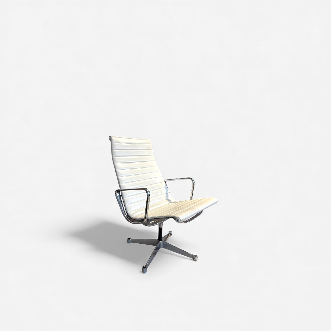 Vitra – Eames Aluminum High-Back Chair (White Leather)